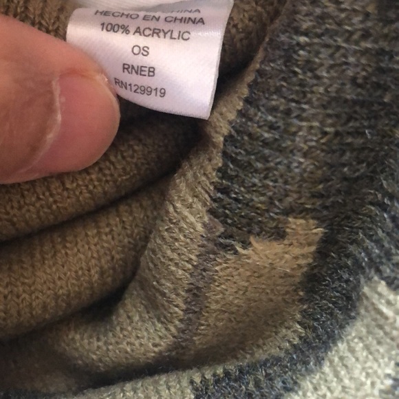 LEVIS CAMOUFLAGE BEANIE / OS 🍁 - Picture 3 of 5